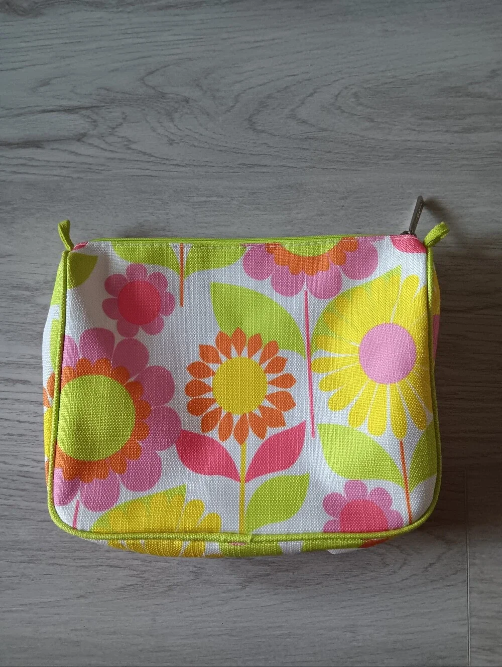 Clinique Floral Daisy Travel Cosmetics Makeup Bag 8 Inch Yellow Green Pink Retro